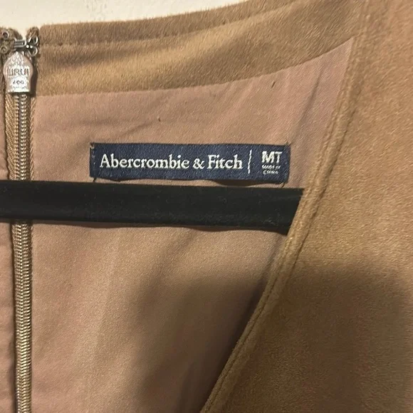 Abercrombie & Fitch Elegant Tan Sleeveless Dress Suede like Material size MT - Picture 2 of 5